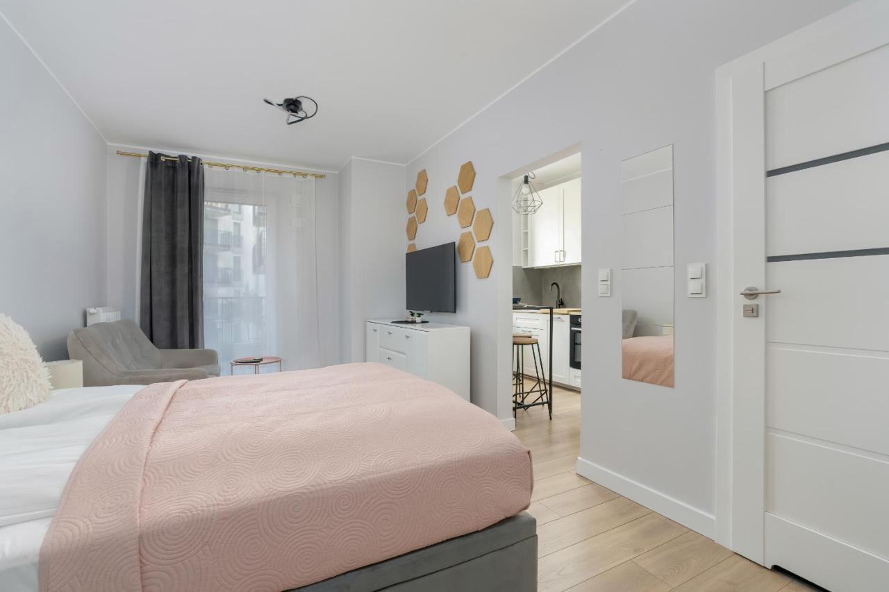 Stylish & Comfy Garbary Apartments With Parking By Noclegi Renters Poznaň Exteriér fotografie