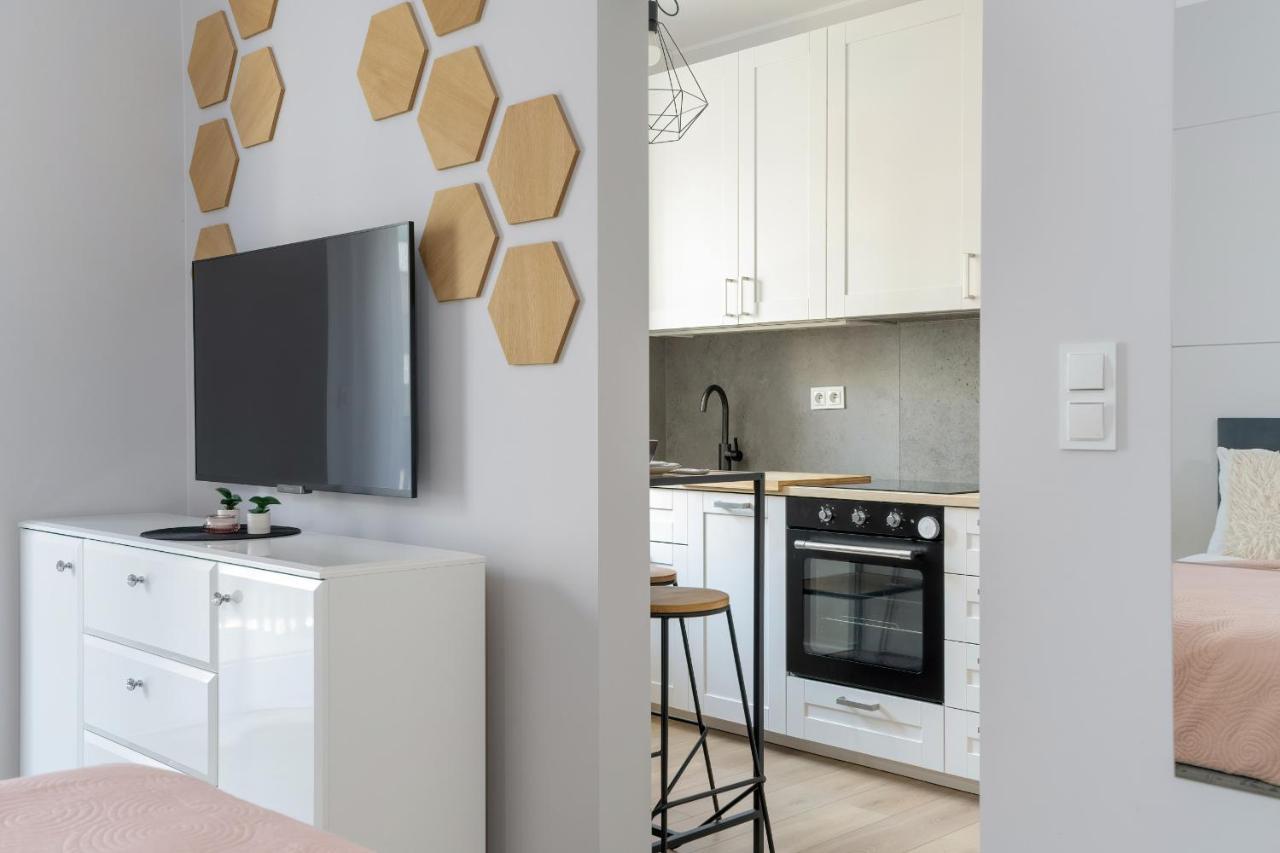 Stylish & Comfy Garbary Apartments With Parking By Noclegi Renters Poznaň Exteriér fotografie