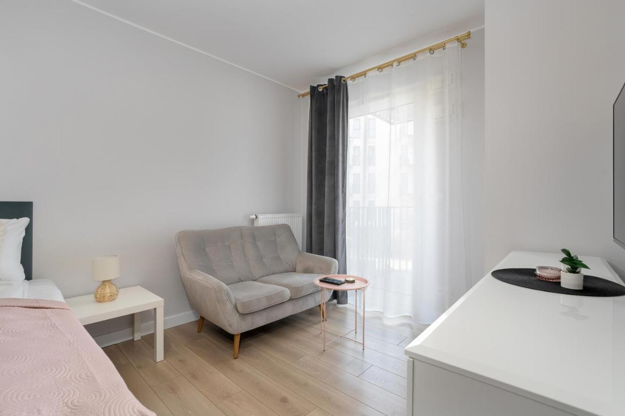 Stylish & Comfy Garbary Apartments With Parking By Noclegi Renters Poznaň Exteriér fotografie