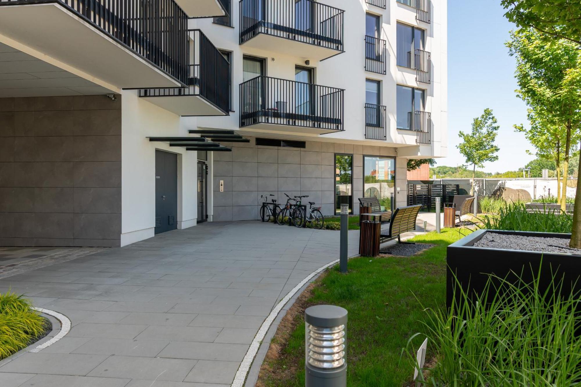 Stylish & Comfy Garbary Apartments With Parking By Noclegi Renters Poznaň Exteriér fotografie